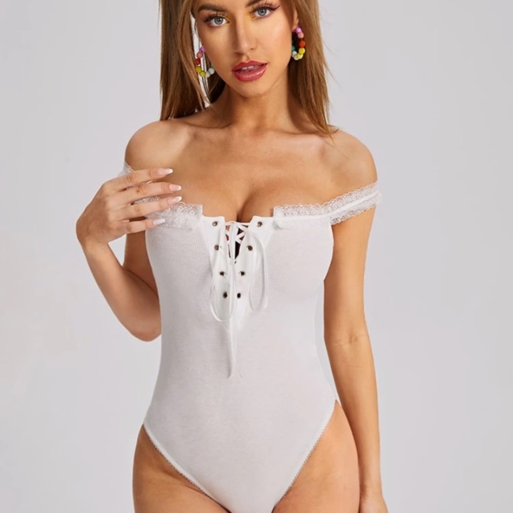 Off shoulder bodysuit